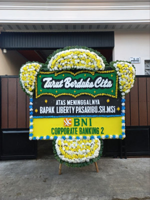 Papan Bunga Duka di Karang Sari