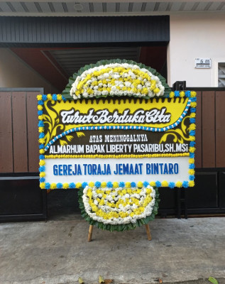 Papan Bunga Duka di Karang Sari
