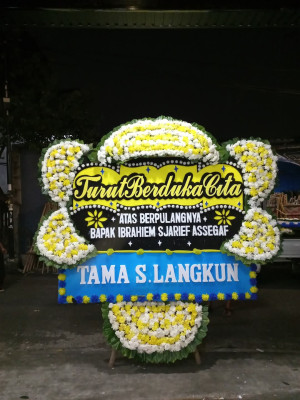 Papan Bunga Duka di Karang Sari